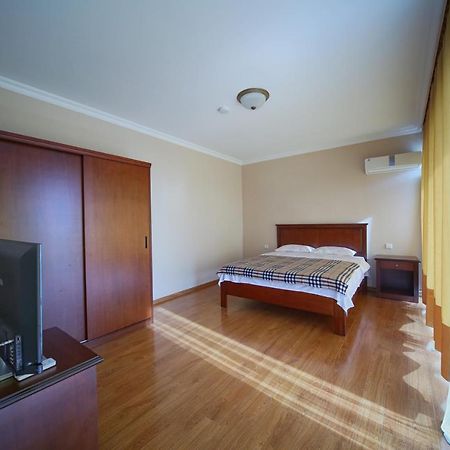 Bagrati 1003 Hotel Koetaisi Buitenkant foto