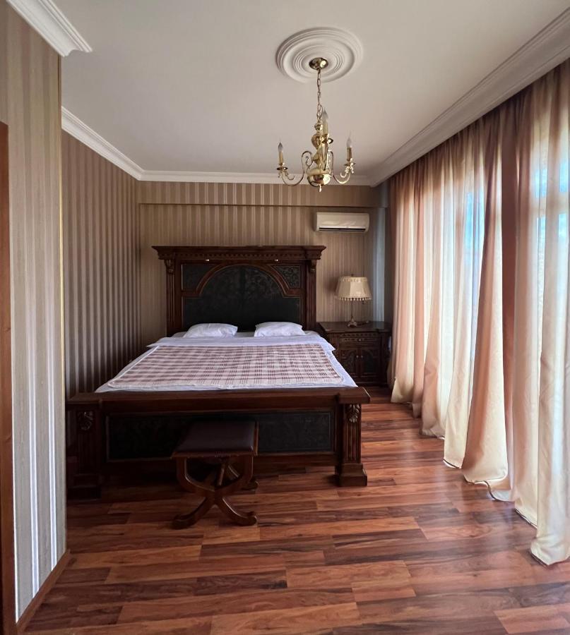Bagrati 1003 Hotel Koetaisi Buitenkant foto