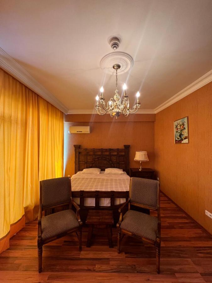 Bagrati 1003 Hotel Koetaisi Buitenkant foto