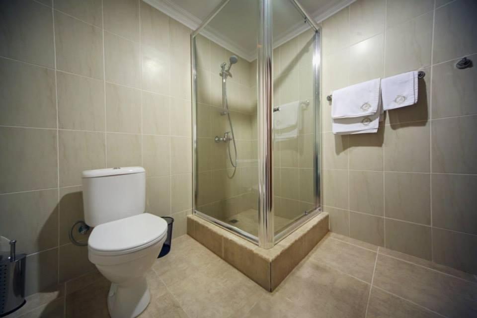 Bagrati 1003 Hotel Koetaisi Buitenkant foto