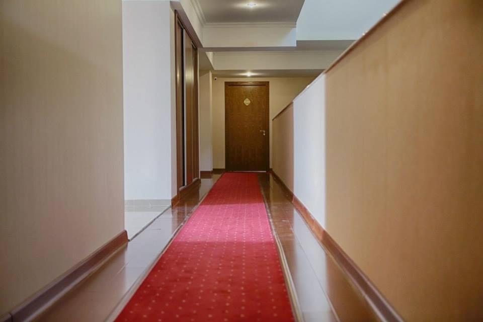Bagrati 1003 Hotel Koetaisi Buitenkant foto
