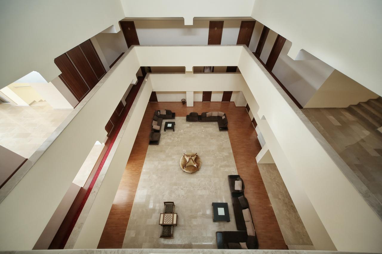 Bagrati 1003 Hotel Koetaisi Buitenkant foto